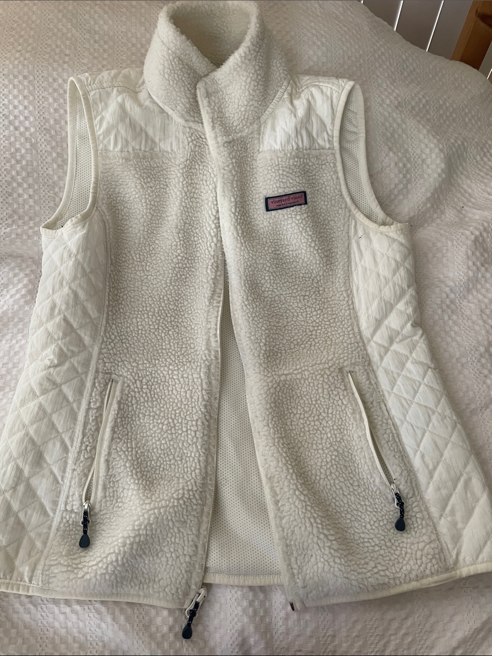 Vineyard Vines Women’s  Cream Quilted Sherpa Vest
